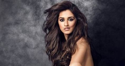 Disha Patani goes topless for Dabboo Ratnani calendar. There’s。